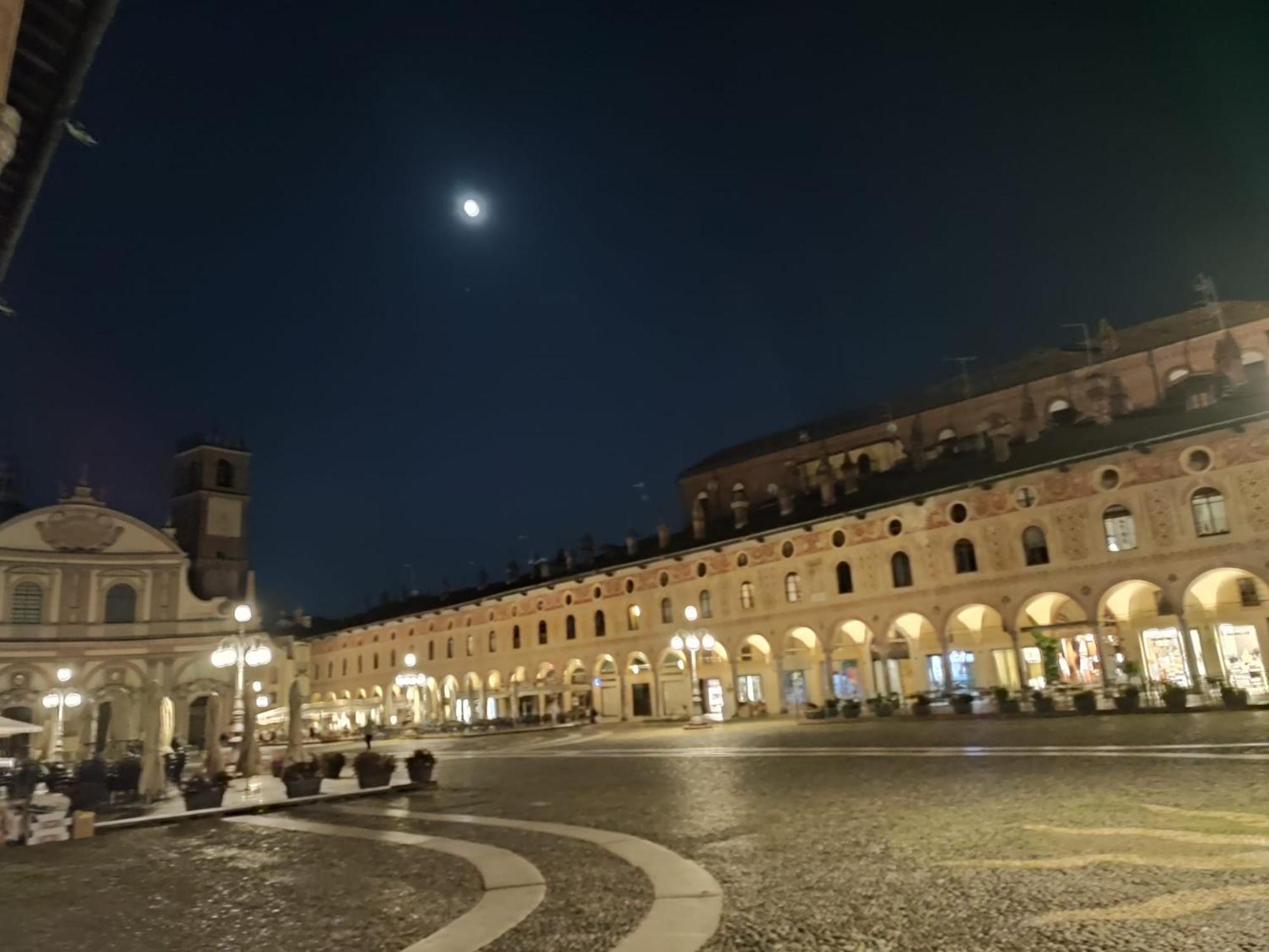 Апартаменты Il Castello Delle Dame - Il Maschio Виджевано Экстерьер фото